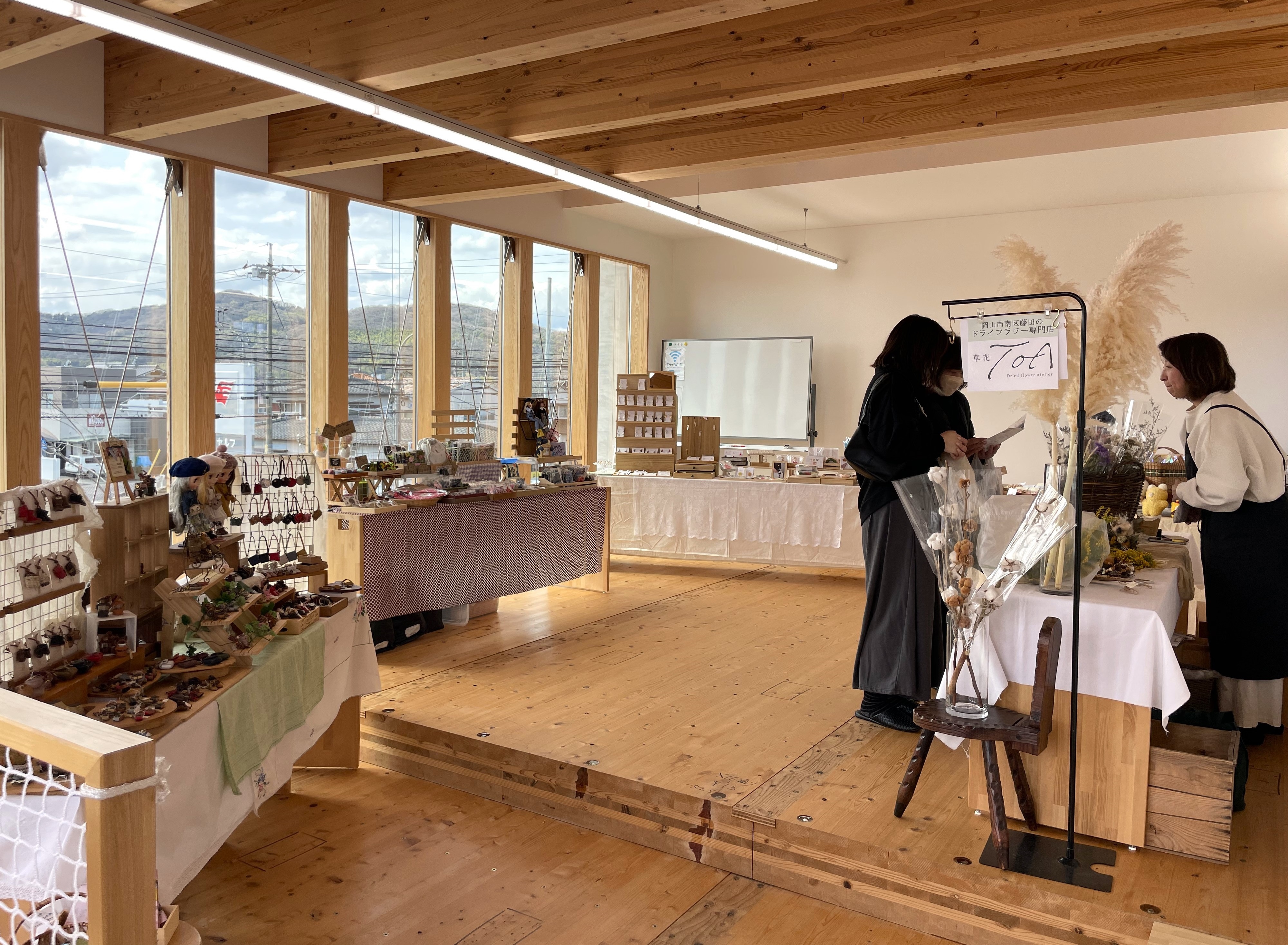 マルシェ誘致で300人来場 本社スペース貸し出しも