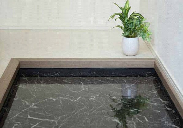 東リ　床材シート一体成型「玄関防水パン」