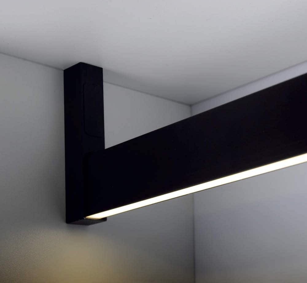 スガツネ工業　「LED付ハンガーパイプ LED-WARDROBE-Q型」