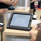 スマホをカード決済端末に　Square