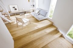 ウッドワン、5種の「足感」をそろえたオーク床材