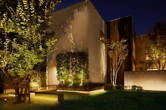 LIXIL、汎用性が高いライン照明を追加