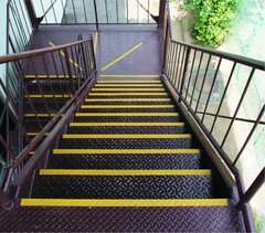 川口技研　屋外用すべり止めテープ
