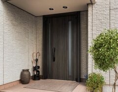YKK AP、カバー工法の高断熱ドア