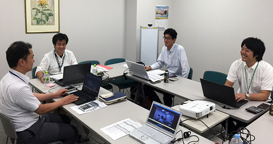 スカイプで2拠点をつないで会議