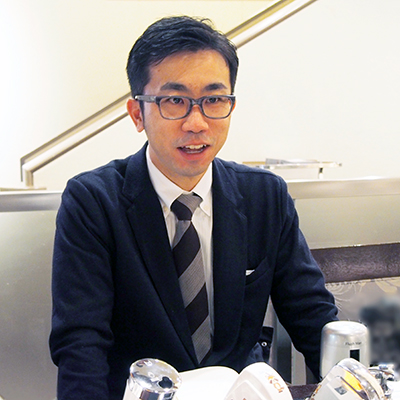 ミナミサワ　南澤俊文専務