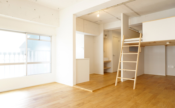 ハプティック　シンプルな白とぬくもりがある無垢材に囲まれた安らぎの空間が人気の理由