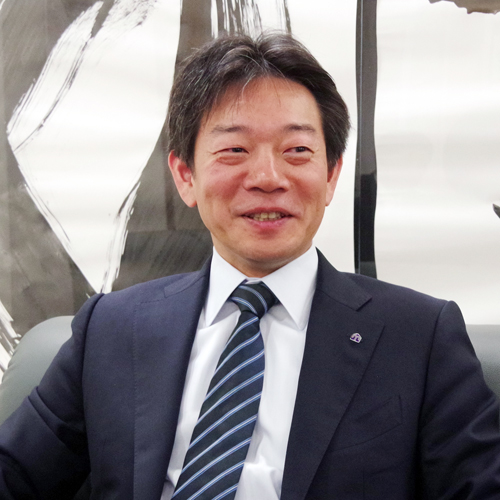 小泉　長坂剛 社長