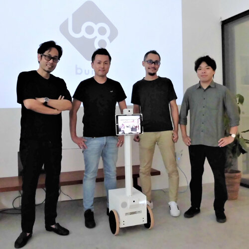 log buildのメンバー　左から、中堀健一社長、國吉慶太氏、高橋秋博氏、天川大輔氏