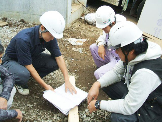 現場での体験から資料の準備まで1