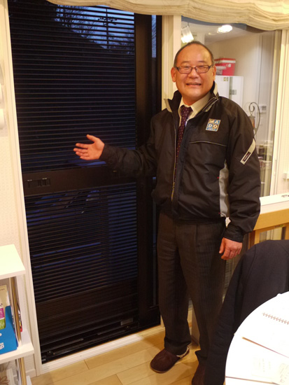 「実物に触れてもらう」と話す井内正浩社長