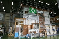 センター建物内には実物大2階建ての住宅が建てられている