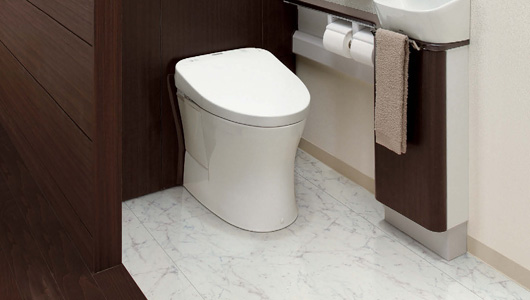 汚れに強くシミになりにくいトイレ専用フロア材。継ぎ目のない大判サイズで、水や薬品に強い。ワックス掛けは不要。(画像提供/大建工業)