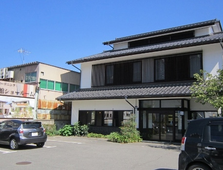 古民家風の「住まいの情報館」
