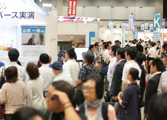 2日間とも全国からリフォーム会社、工務店、メーカーなど多数の住宅会社が来場した。 2
