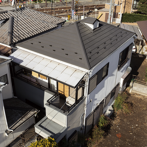 屋根が新しいものになると、家の外観も一新