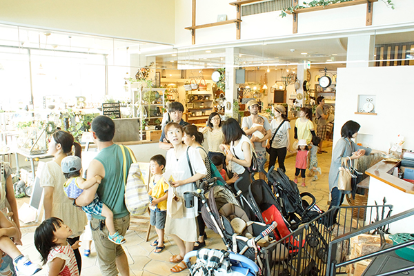 サンプロの「市場」、潜在顧客を集客