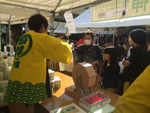 協伸　当日は、はっぴを着て対応