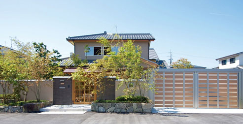 裕花園　数寄屋門