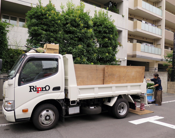 エフステージは解体専門会社を持ち、産廃処理に取り組む