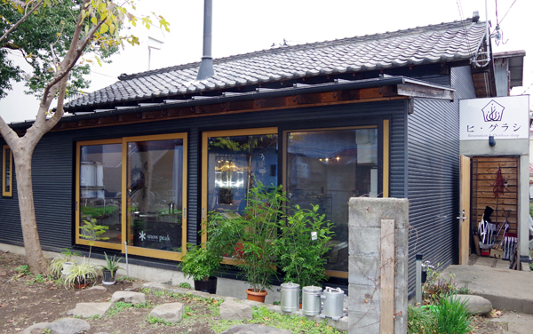 高野建設　ヒ・グラシ八幡店の外観