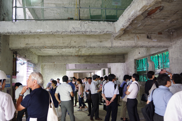 ミサワホーム　今回の見学会のうち、初回には予想を大幅に超える150人弱が参加