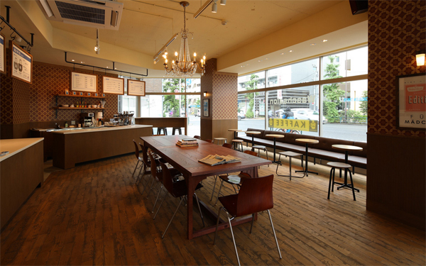 カフェスペースも本格的