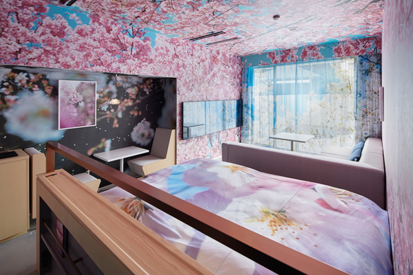 UDS　写真家である蜷川実花さんの部屋は従来のホテルの内装とはかけ離れた「アート」が感じられる空間に