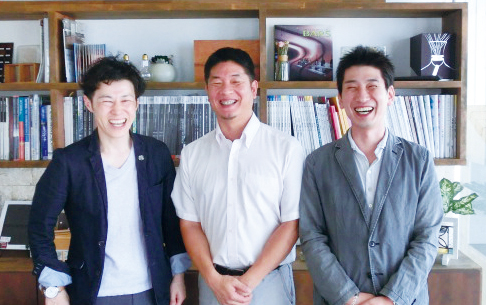 坂井建設　右から木村麻紀夫主任、坂井泰久社長、渡辺洋一郎部長代理