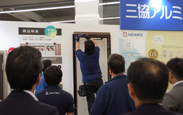 マテックス　盛況だった施工実演