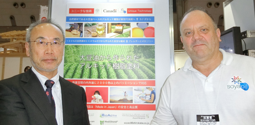 田川産業の行平信義代表取締役とSoya Oil Coatings CanadaのRichard McSorley社長