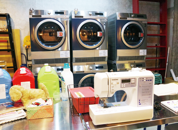 グランドレベル　洗濯機はコイン式でなく、セミプロ用のものを使用