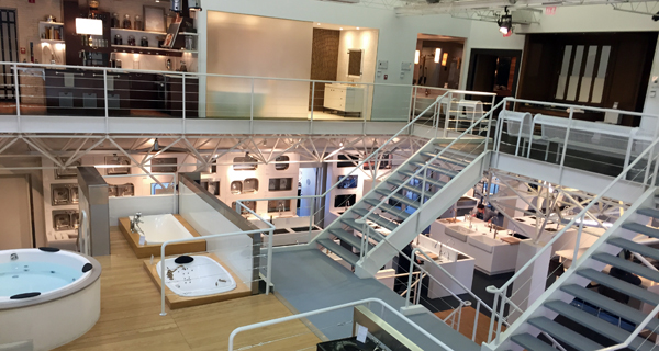 本社ショールームは部屋ごとの展示などもある広大なスペース