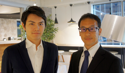 オクト稲田武夫社長（左）とホームプロ井上秀一社長（右）