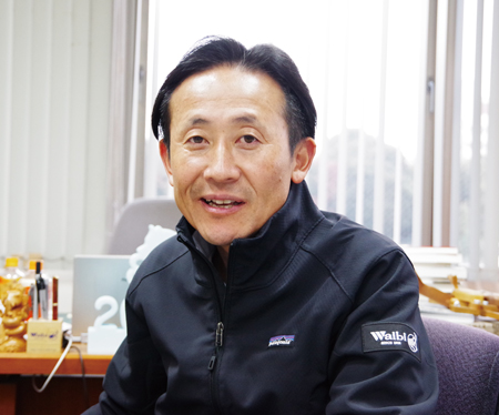 和以美　アパレルメーカー「パタゴニア」とコラボしたユニホームは、客先からも社員からも好評だ
