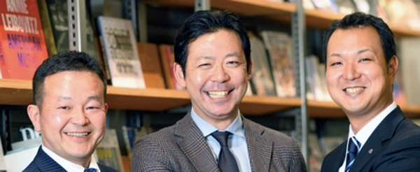 シェルフアソシエイツの坂口敬司社長、九州TSUTAYAの鎌浦慎一郎社長、三好不動産の堂脇善裕部長