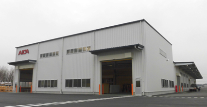 アイカ工業　新設の工場外観