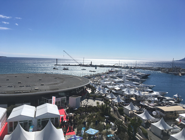 MIPIMでは、4日間にわたって展示エリア、イベント、会議などが行われた