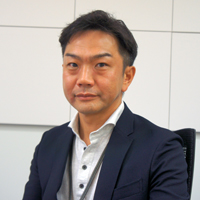 スター・マイカ　取締役　明石圭市 氏