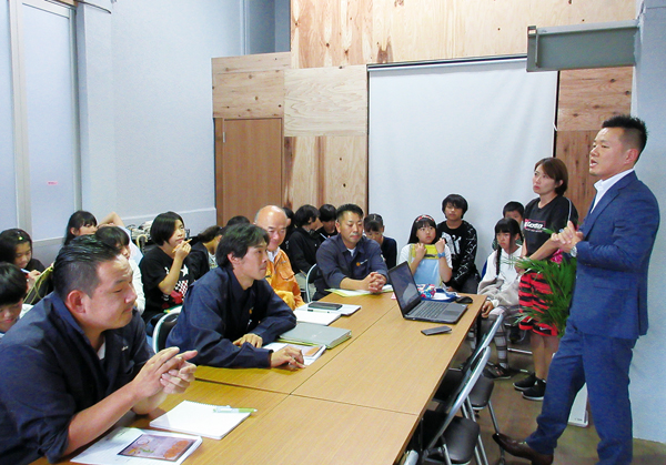 太陽住建　お客様会議の様子