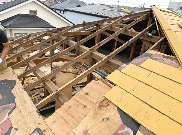 佐倉産業　屋根が壊れていて、大規模なリフォームになるケースも