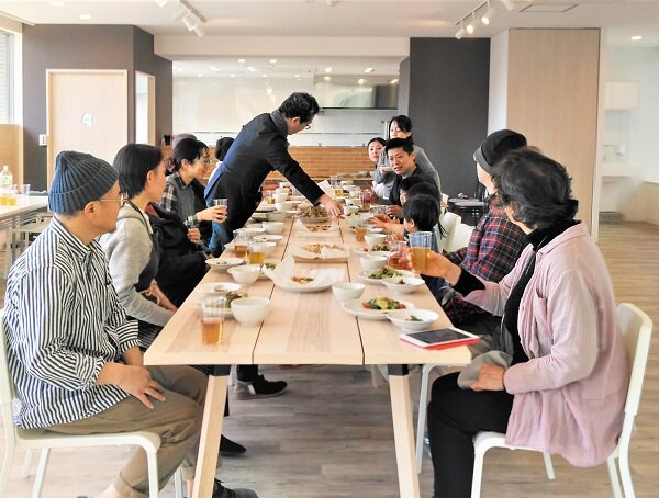 コプラス　「まちのもり本町田」ラウンジでのワンシーン