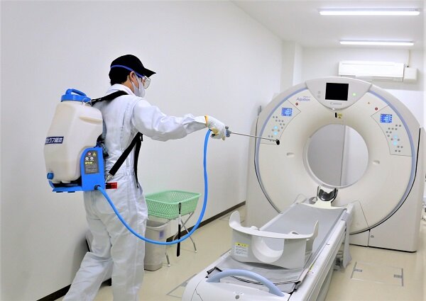 セラフ榎本　抗ウイルスコーティング噴霧施工の様子