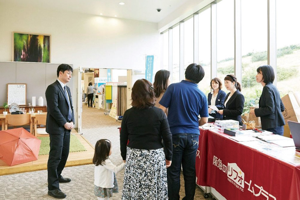阪急阪神不動産　阪急うめだ本店でのリフォーム相談会の様子