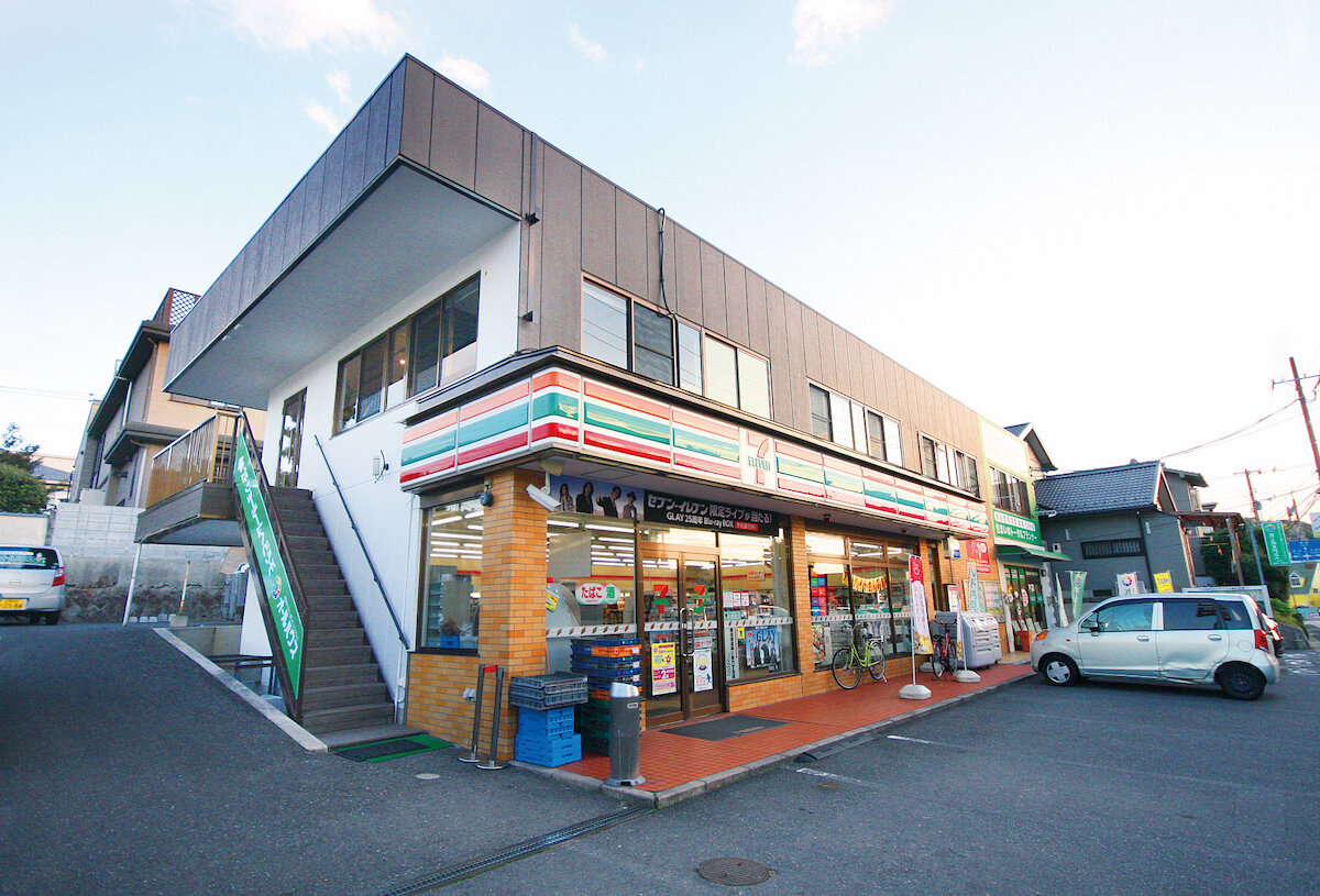 オールハウス 改修前は1階にコンビニエンスストアがあった