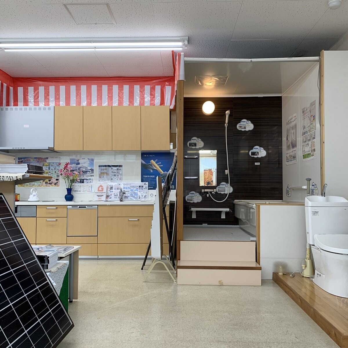 林電気_ショールーム内には、メーカー商品を並べつつ日用品も販売。人目につきやすくする