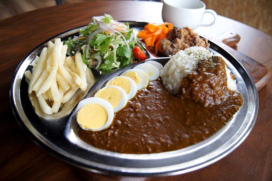 地元食材で手作りのカレーを考案したところ、テレビで紹介されるなど話題に