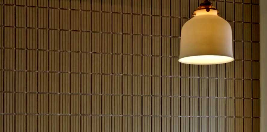 スタジオポイント　土の質感で和室にも合う