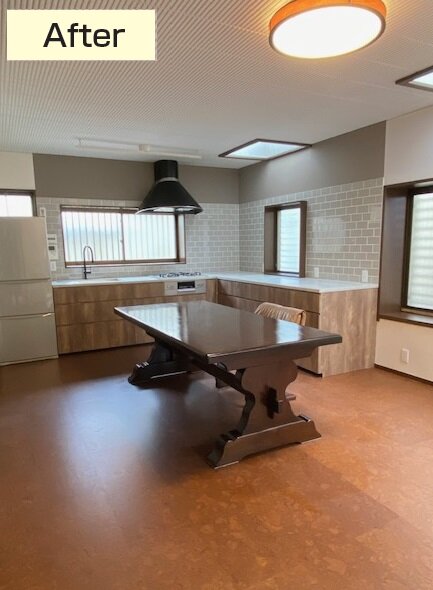 プランニング オフィス Room375　リビングでは余剰建材であるコルクフローリングを施工した