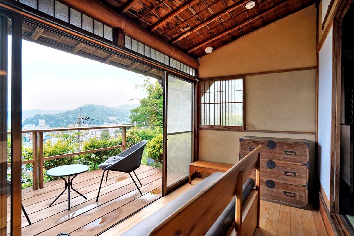 マチモリ不動産　築100年の一棟貸しの古民家「Atami terrace villa」